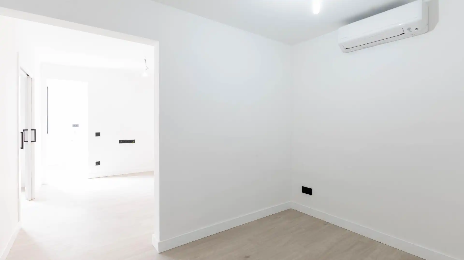 Piso en venta en L'Hospitalet de Llobregat con Calefacción, Parquet y Terraza