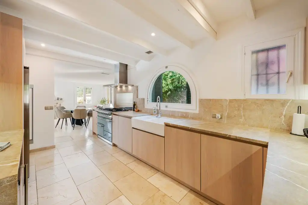Küche von Haus oder Chalet zum Verkauf in Pollença mit Klimaanlage, Heizung und Privatgarten