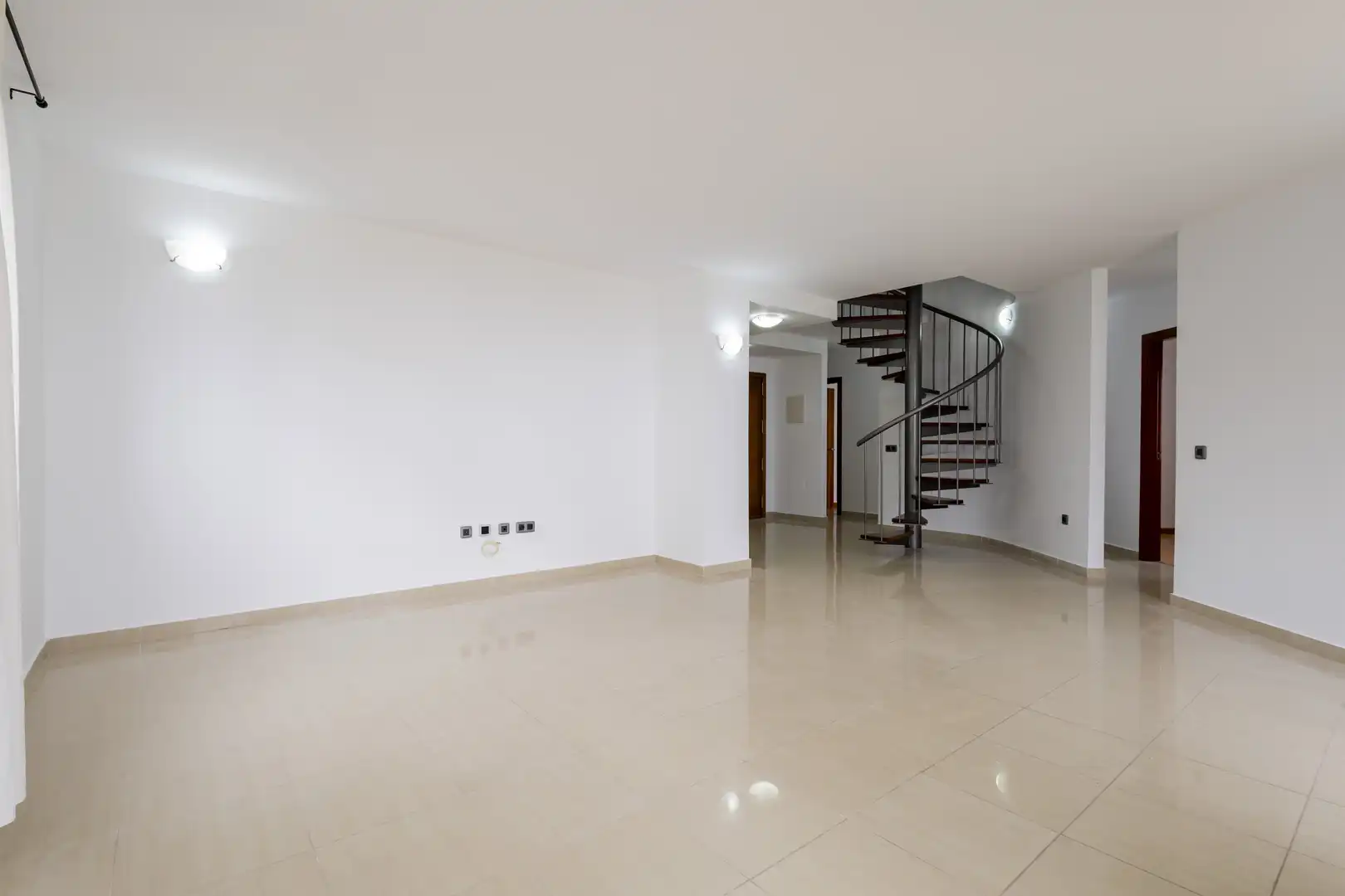 Ático de alquiler en San Cristóbal de la Laguna con Terraza, Trastero y Balcón