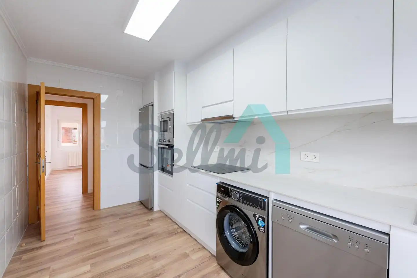 Kitchen of Flat for rent in Oviedo   with Heating and Storage room