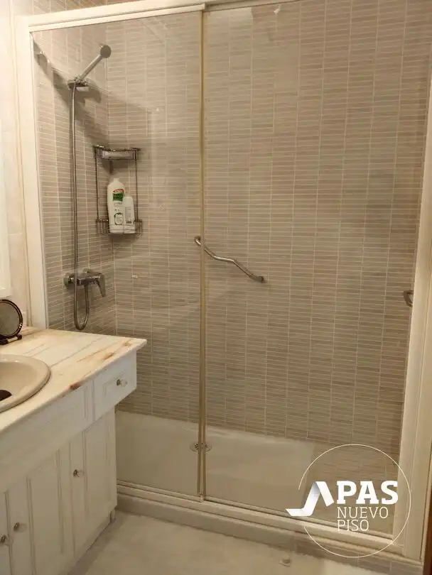 Bathroom of Flat for rent in Santander