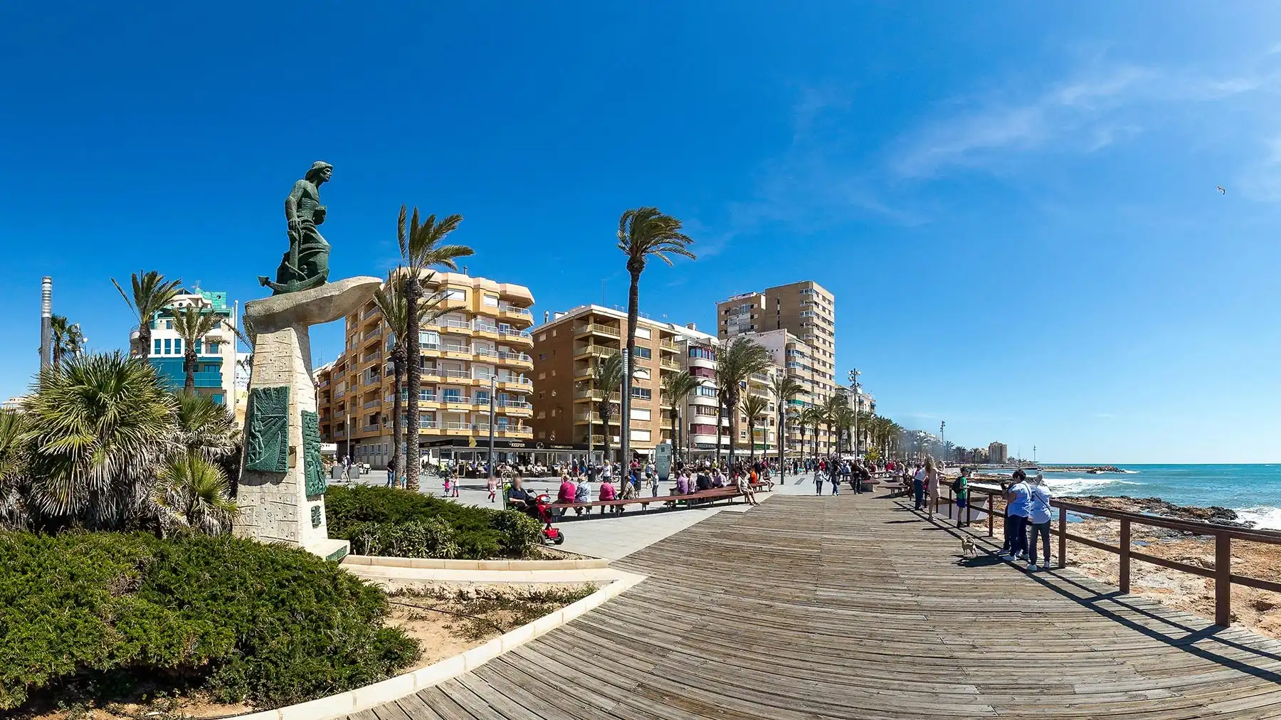 Vista exterior de Apartament en venda en Torrevieja amb Aire condicionat i Terrassa