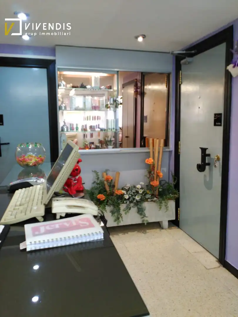 Local comercial en traspàs a Carrer Pi i Margall, imagen 7