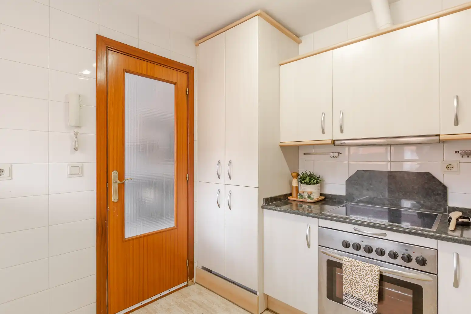 Kitchen of Flat for sale in  Pamplona / Iruña  with Heating, Terrace and Storage room