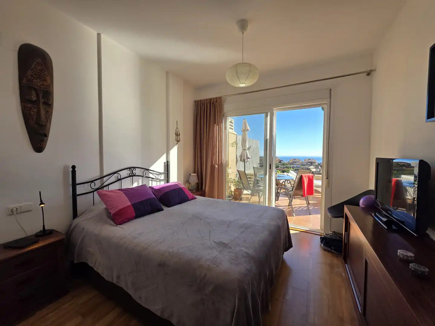Habitación de Apartamento en venta en La Alcaidesa con Aire acondicionado, Terraza y Piscina