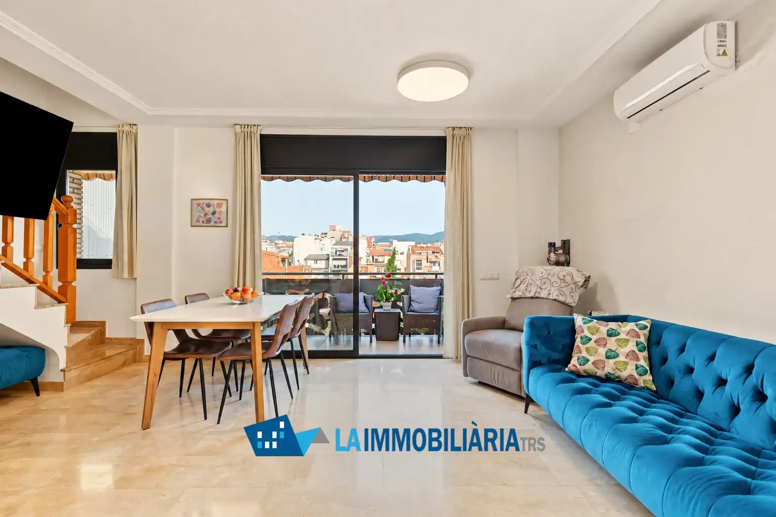 Vista exterior de Dúplex en venta en Terrassa con Aire acondicionado, Calefacción y Terraza