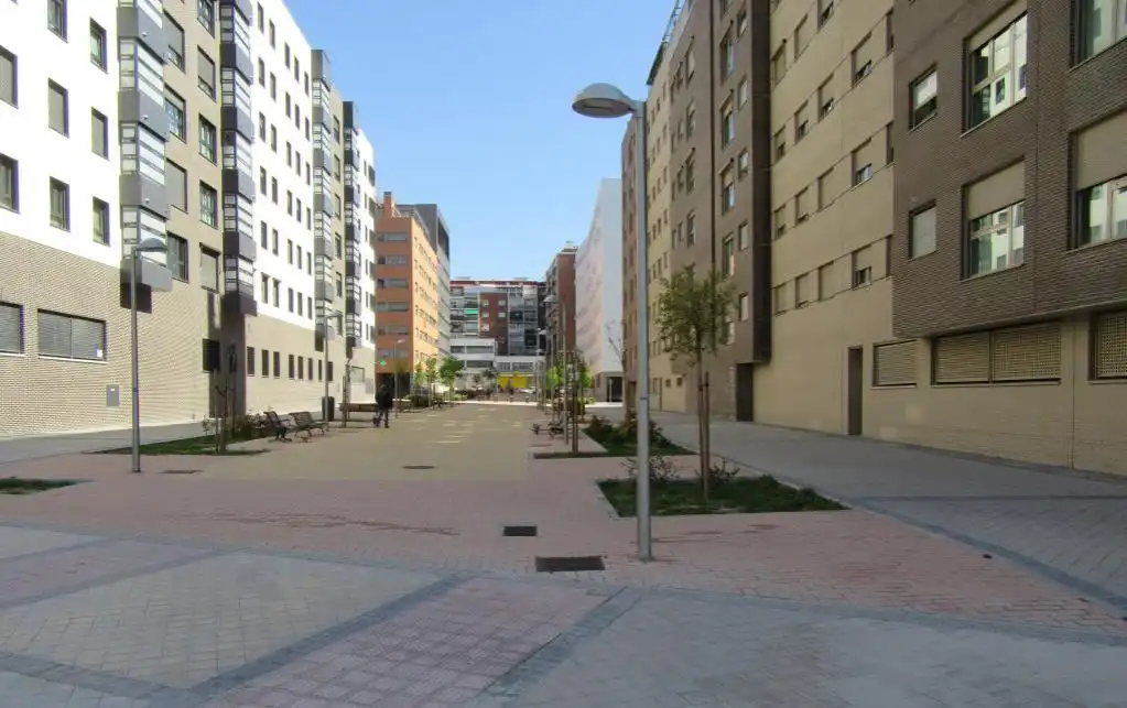 Außenansicht von Garage zum Verkauf in Madrid