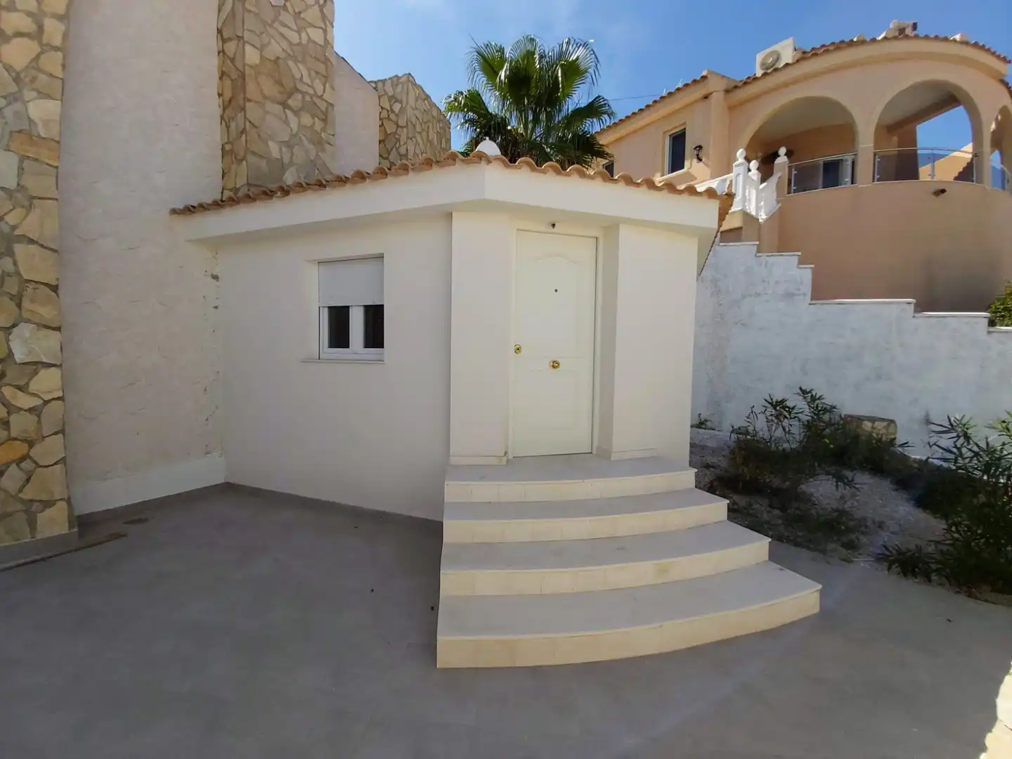 Vista exterior de Casa o xalet en venda en Rojales amb Aire condicionat, Jardí privat i Terrassa