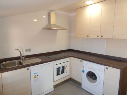 Ático de alquiler en Reyes Católicos