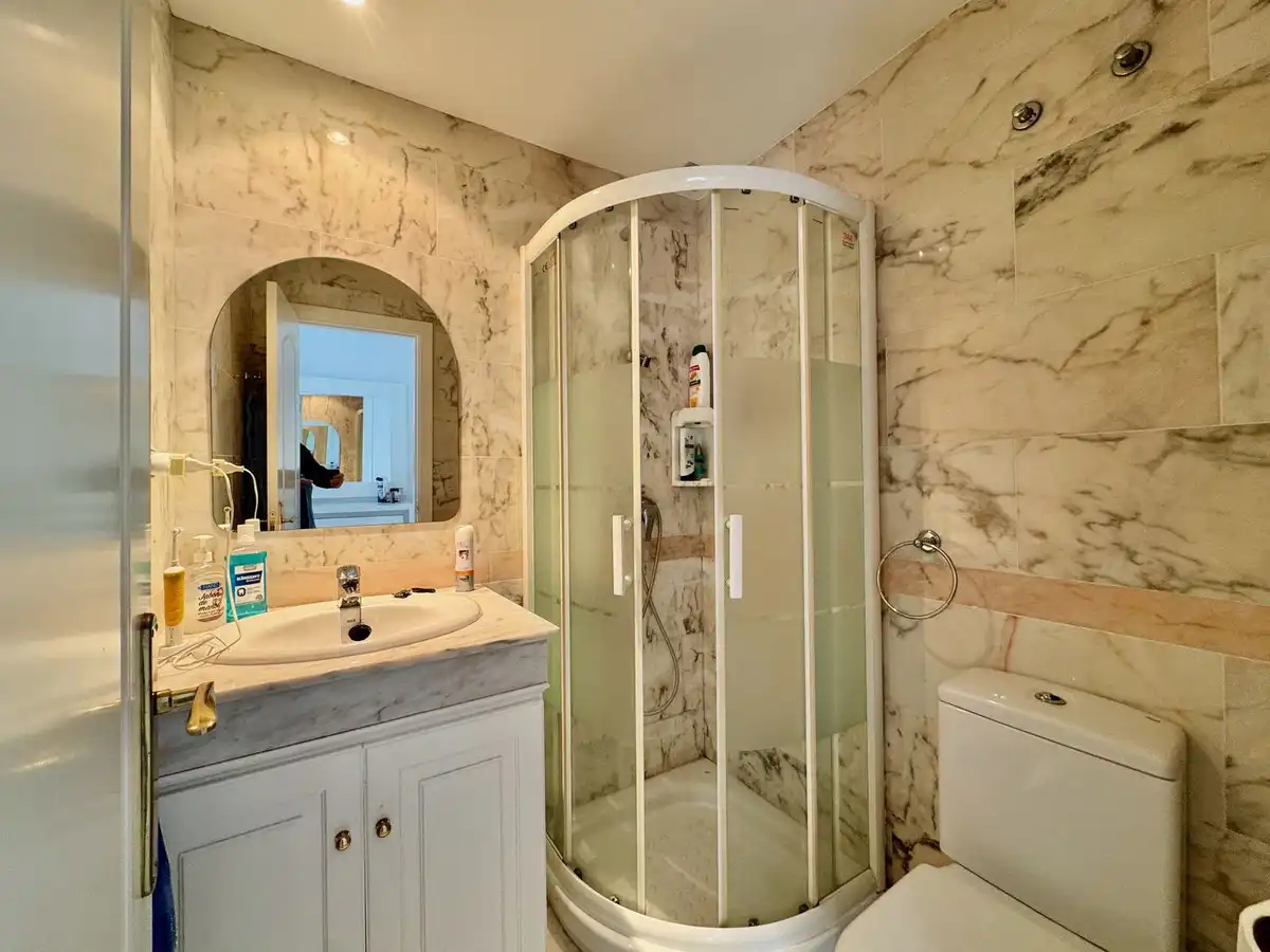 Baño de Casa adosada en venta en Marbella con Aire acondicionado, Jardín privado y Terraza