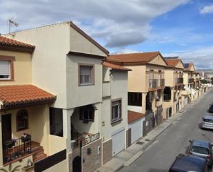 Exterior view of Single-family semi-detached for sale in Vegas del Genil  with Air Conditioner, Heating and Terrace