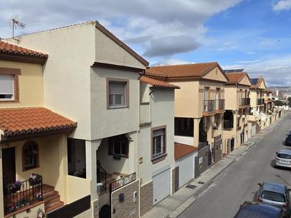 Exterior view of Single-family semi-detached for sale in Vegas del Genil  with Air Conditioner, Heating and Terrace