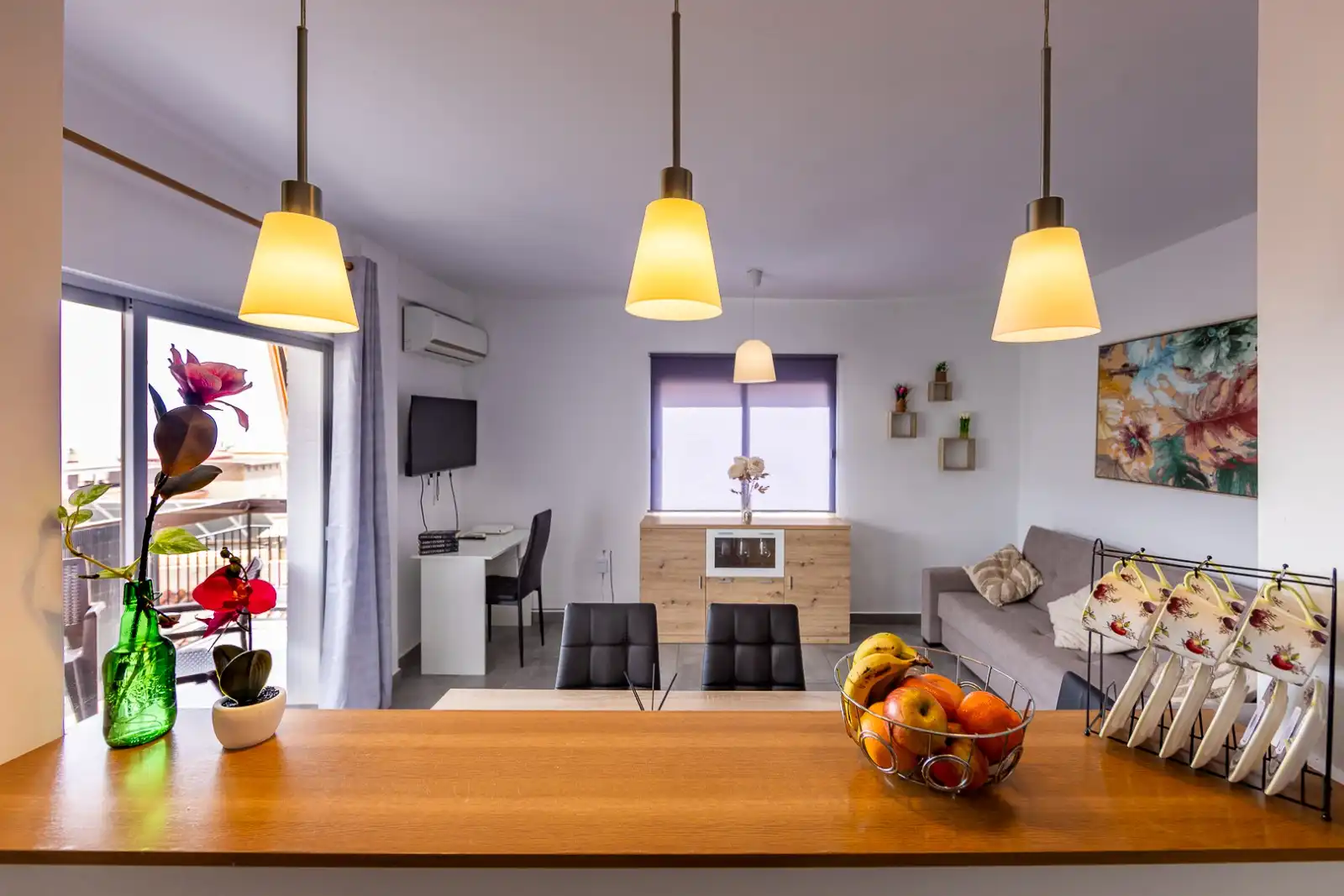 Menjador de Apartament en venda en Almuñécar amb Aire condicionat, Terrassa i Moblat