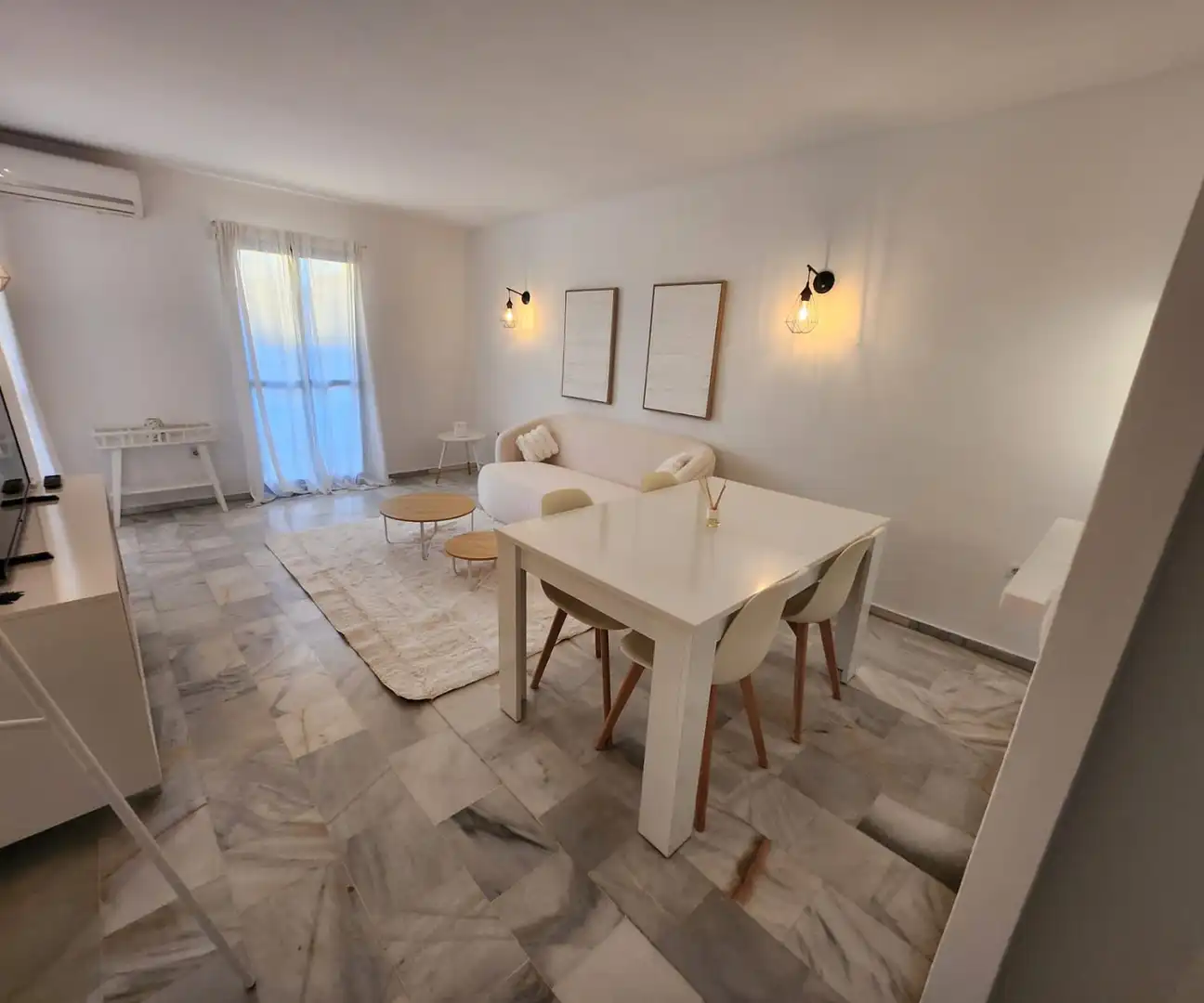 Habitación de Ático de alquiler en Estepona con Aire acondicionado, Amueblado y Se aceptan mascotas