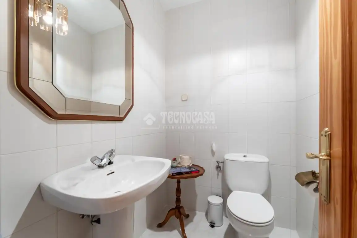 Baño de Casa o chalet en venta en Torrelodones con Calefacción, Jardín privado y Piscina