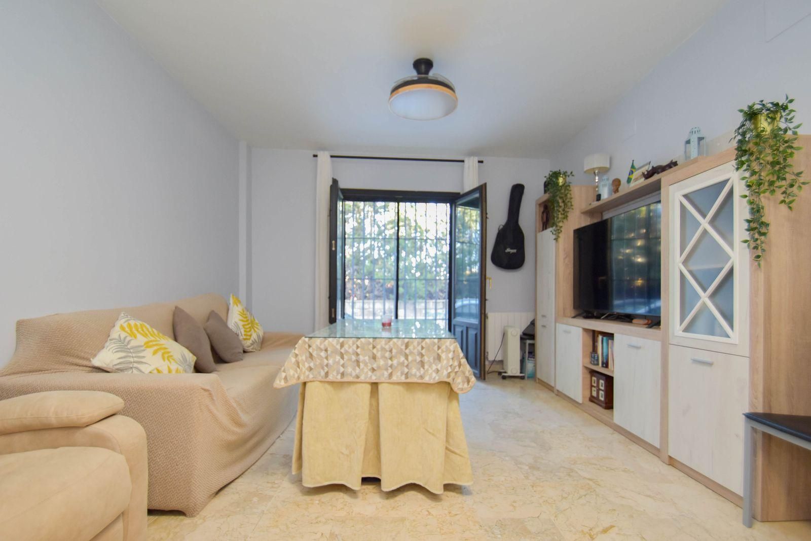 Bedroom of Apartment for sale in La Zubia