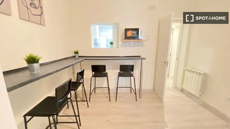 Cocina de Piso de alquiler en Madrid con Aire acondicionado, Calefacción y Amueblado