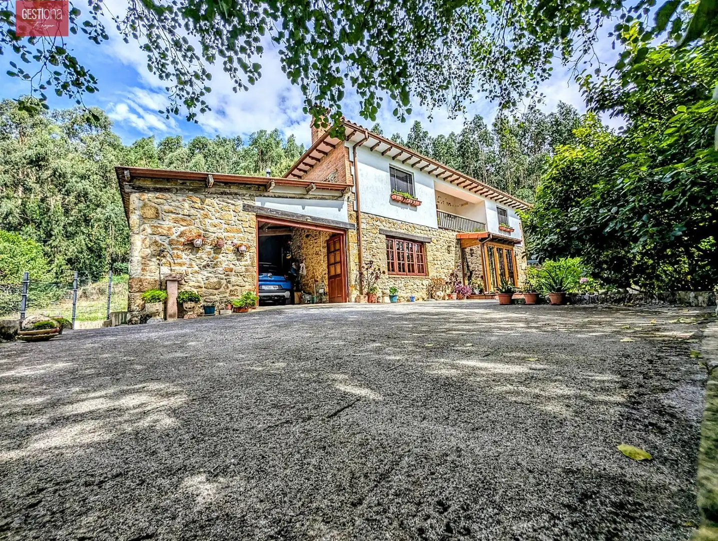 Vista exterior de Casa o chalet en venta en Escalante con Jardín privado y Balcón