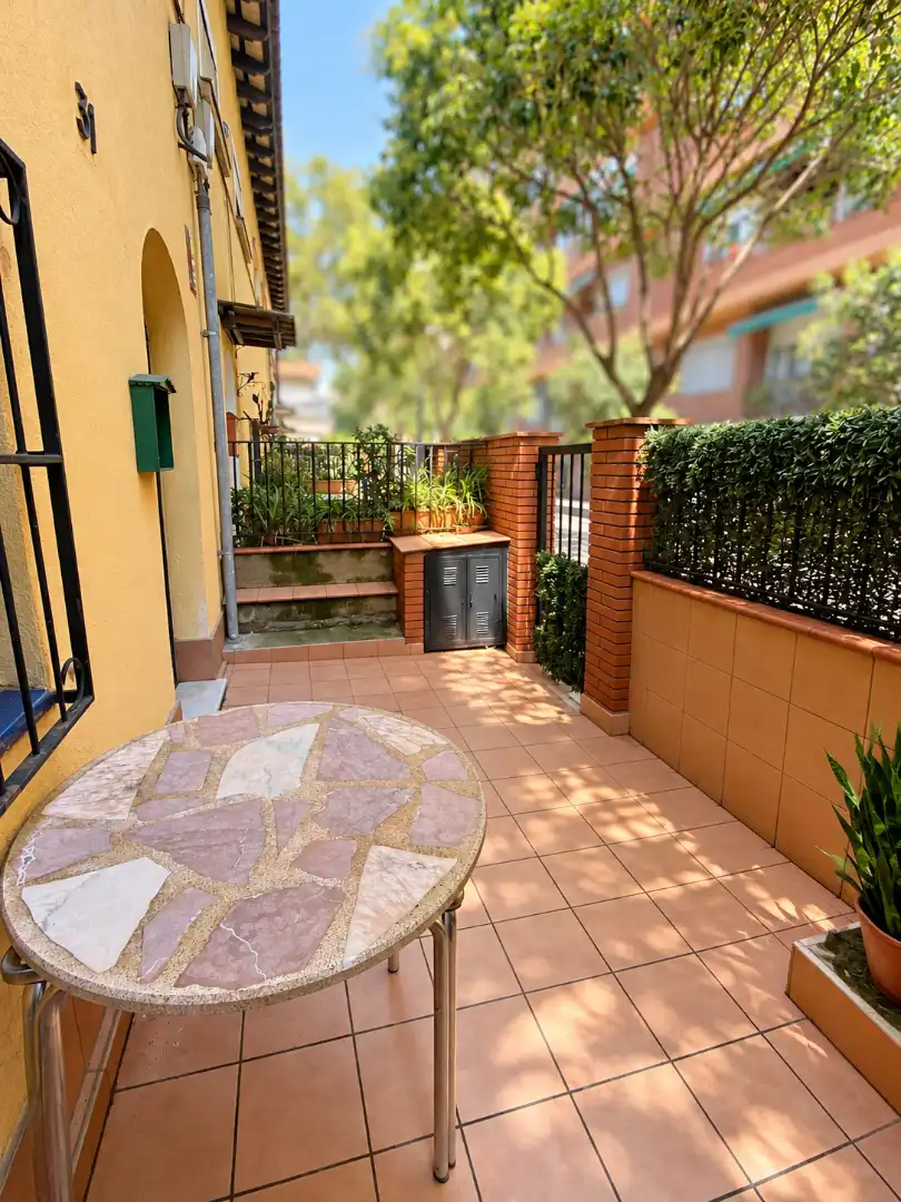 Terraza de Casa adosada en venta en Nou Barris