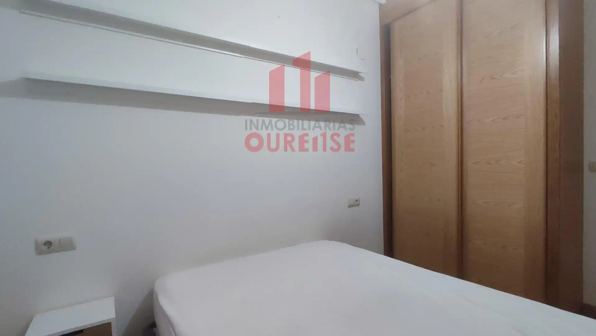 Schlafzimmer von Wohnung zur Miete in Ourense Capital  mit Heizung und Möbliert