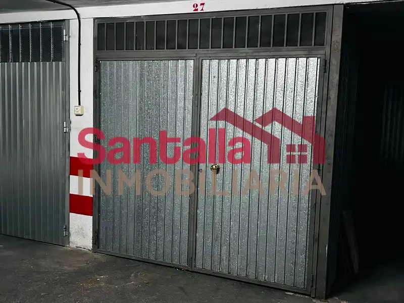 Außenansicht von Garage zum Verkauf in Almuñécar