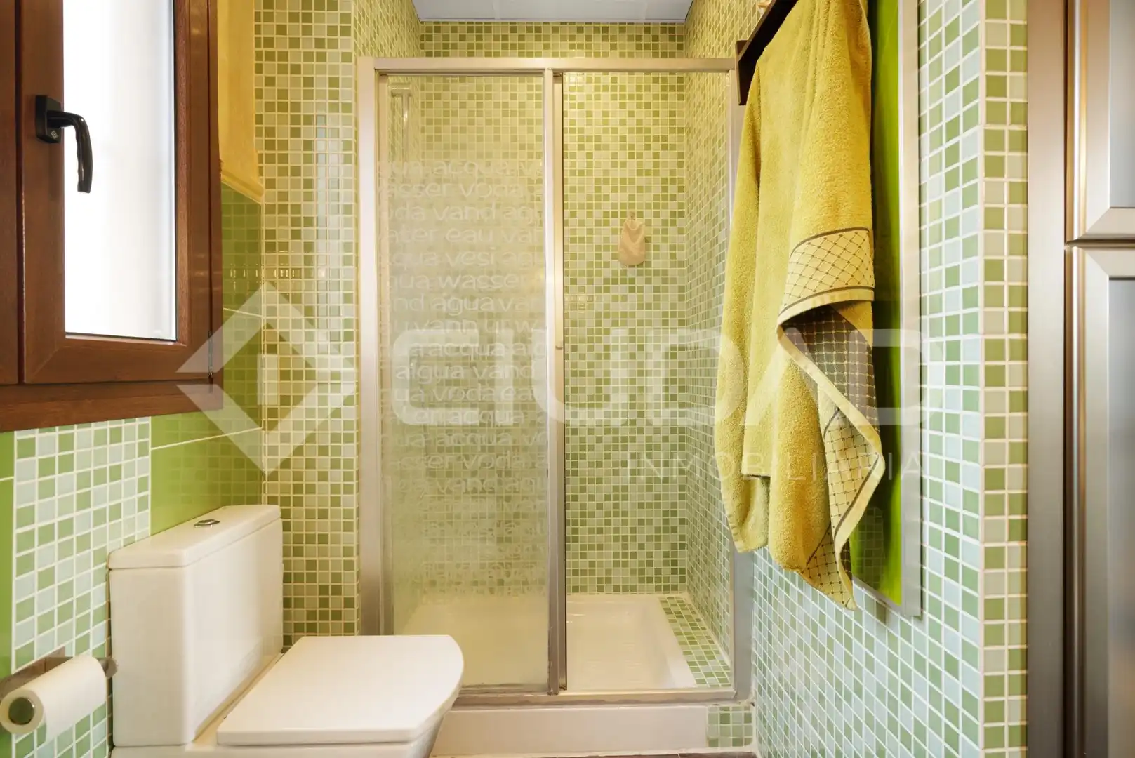 Bany de Casa o xalet en venda en Castilleja de la Cuesta amb Aire condicionat, Jardí privat i Terrassa