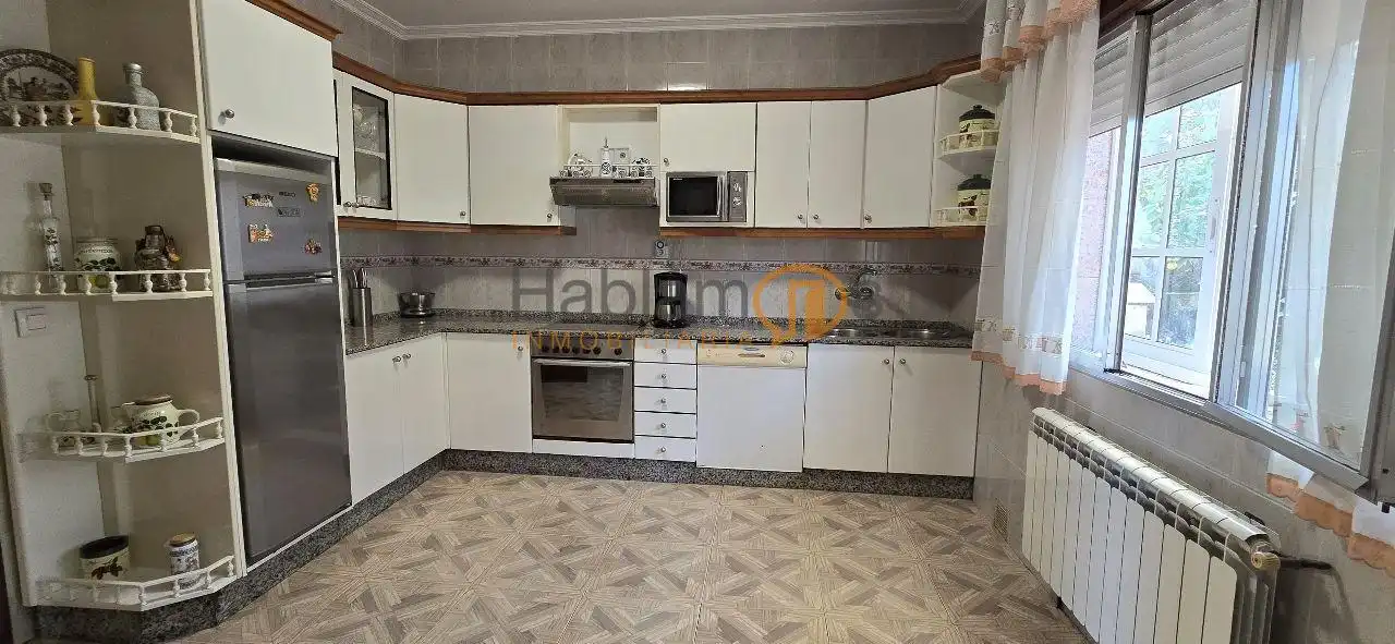 Cocina de Casa o chalet en venta en Vilagarcía de Arousa con Calefacción, Jardín privado y Terraza