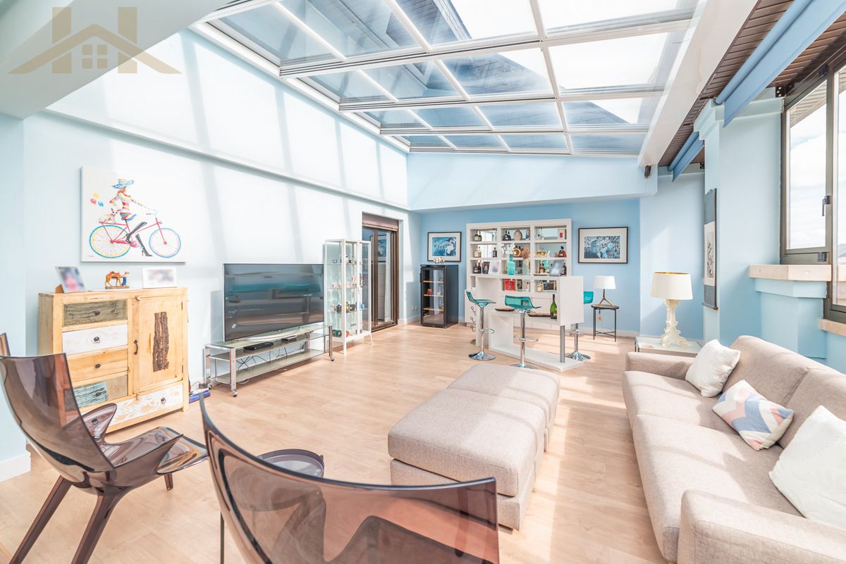 Sala d'estar de Àtic en venda en Majadahonda amb Aire condicionat, Calefacció i Terrassa