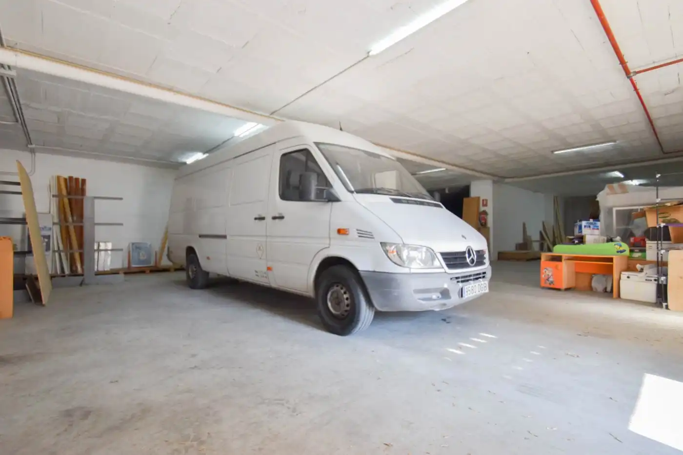 Aparcament de Local en venda en Santa Fe amb Terrassa