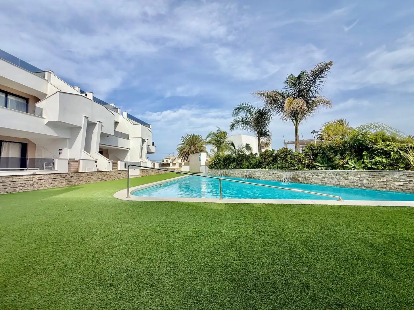 Schwimmbecken von Dachboden zum Verkauf in San Pedro del Pinatar mit Klimaanlage, Heizung und Privatgarten