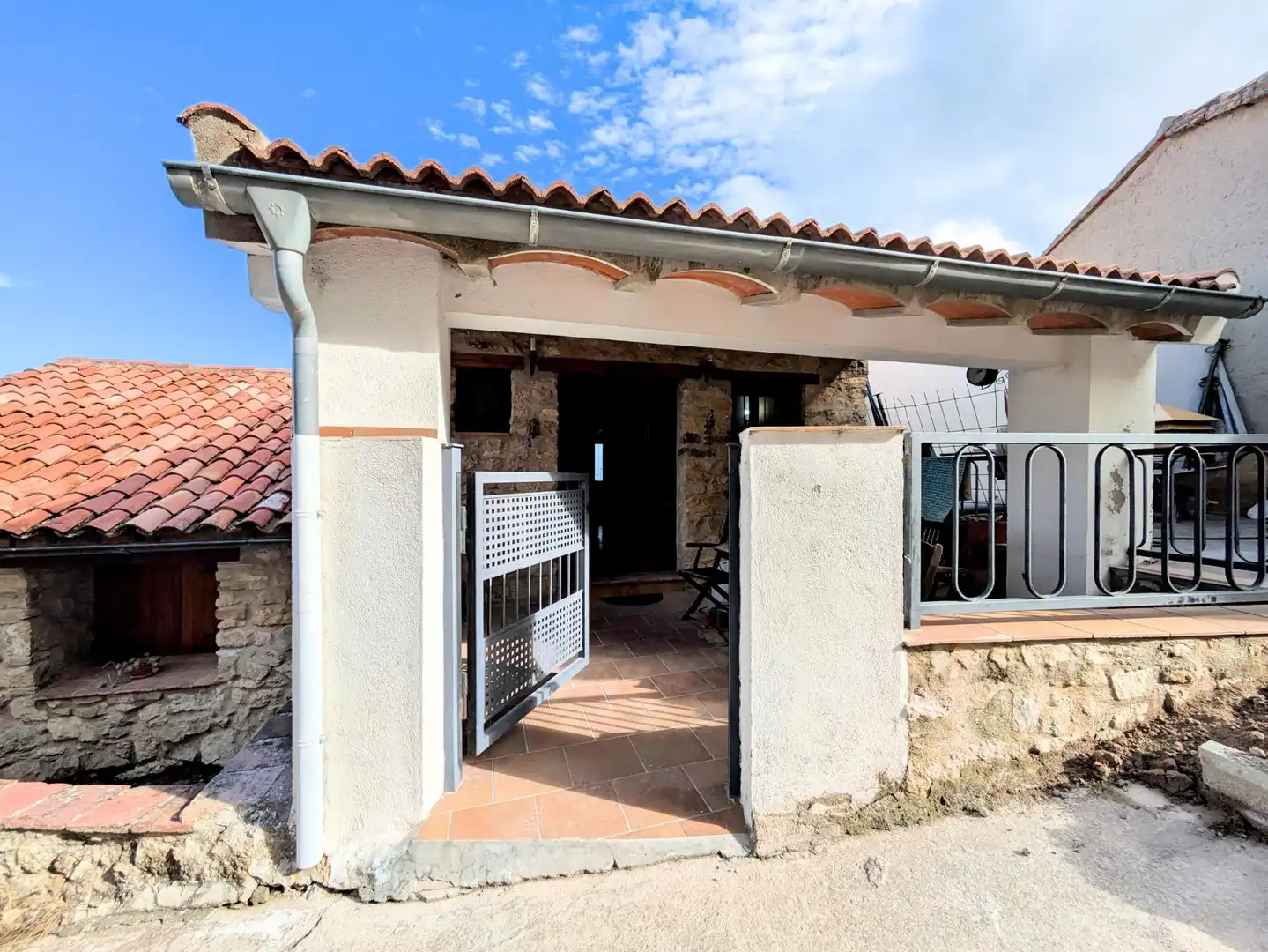 Houses for sale in La Pobla de Benifassà  with Heating and Private garden