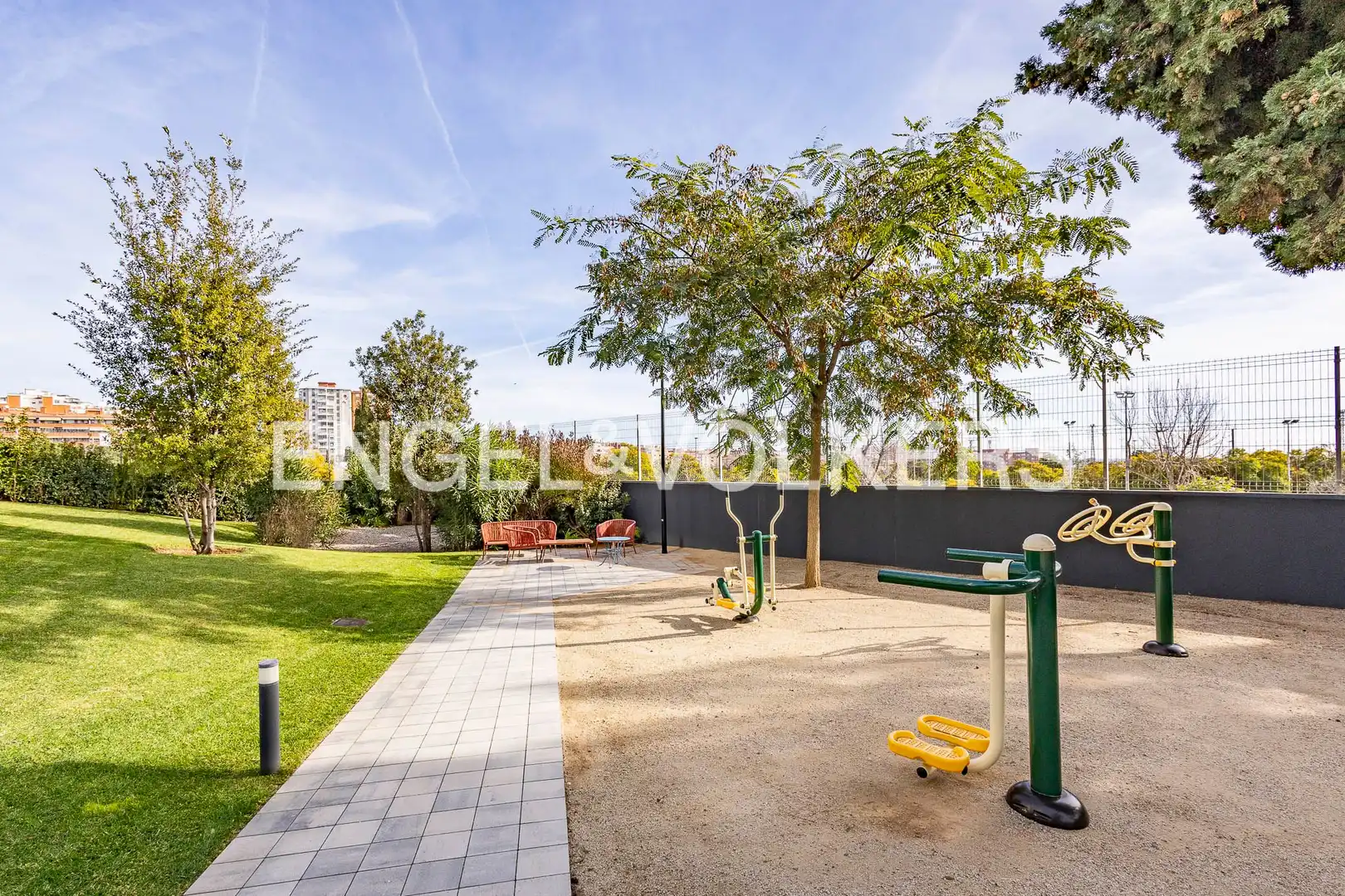Vista exterior de Apartamento en venta en Esplugues de Llobregat con Calefacción, Terraza y Trastero