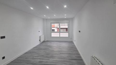 Foto 2 de Piso en venta en Avenida Buenos Aires, Teis, Vigo