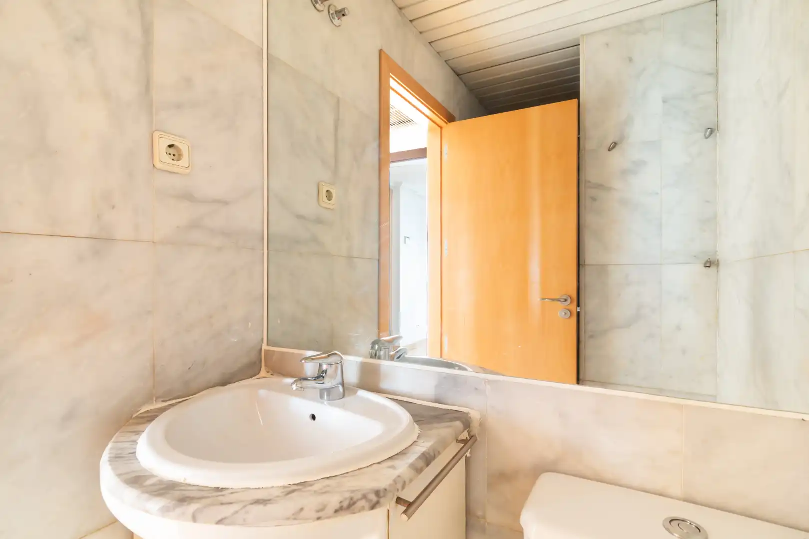 Baño de Apartamento en venta en Madrid con Aire acondicionado, Calefacción y Trastero