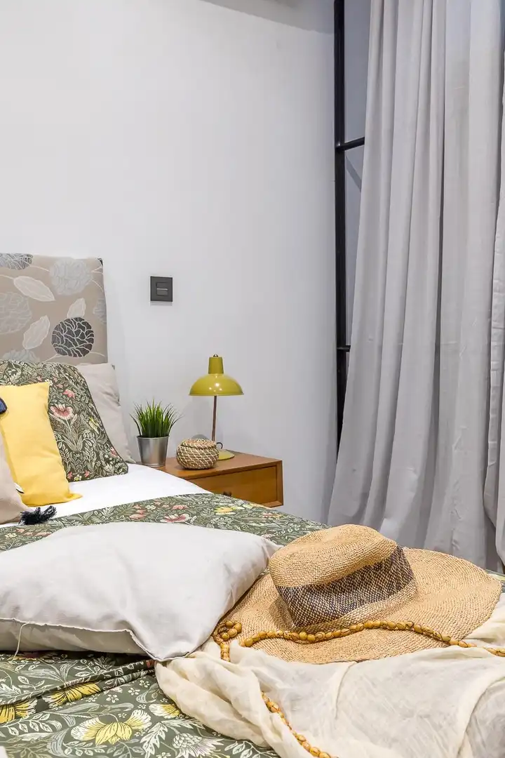 Dormitori de Apartament en venda en Madrid amb Aire condicionat, Calefacció i Moblat