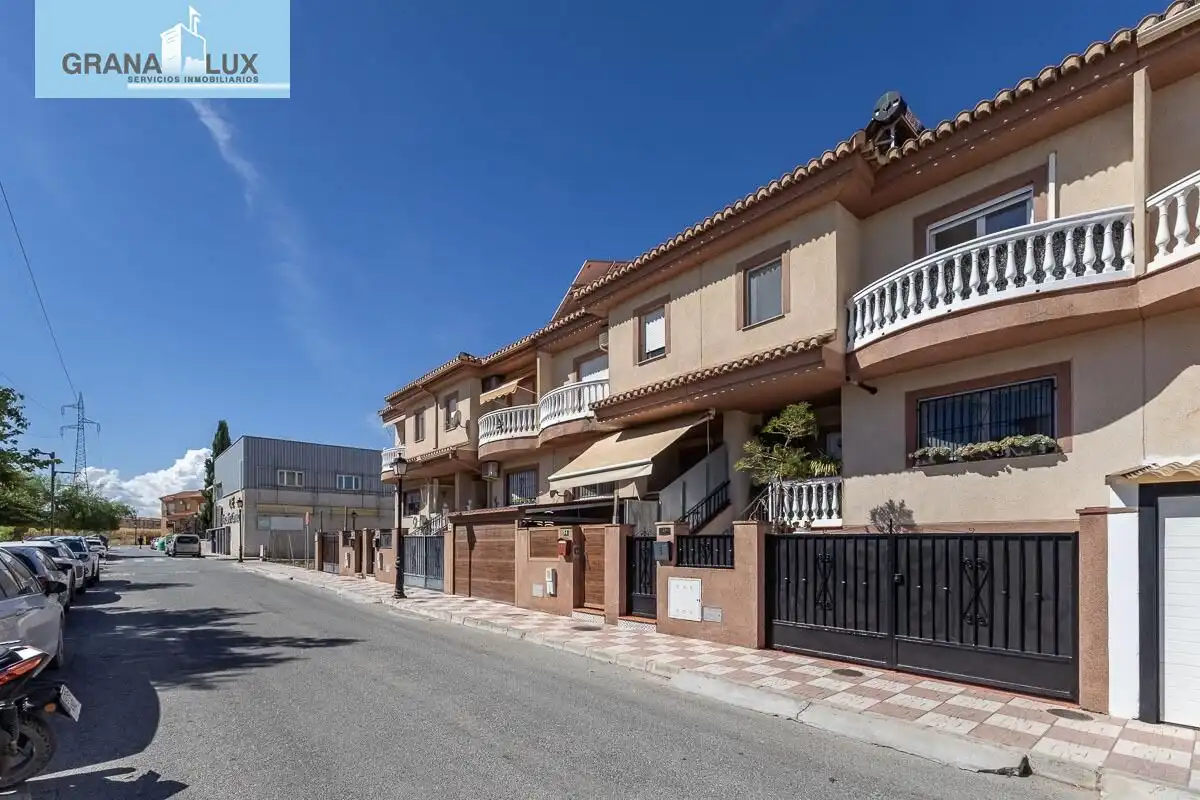 Casa a schiera con terrazza in vendita a Calle de Jerónimo de Rueda 34