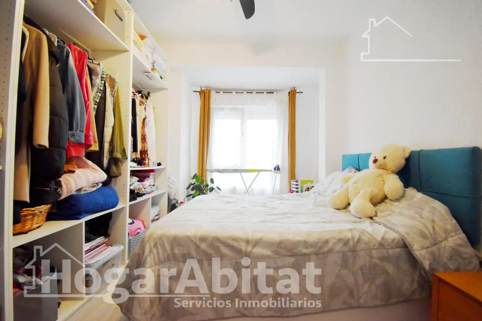 Bedroom of Flat for sale in Oliva  with Parquet flooring, Furnished and Balcony
