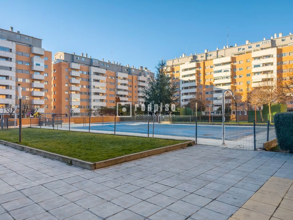 Exterior view of Flat for sale in Alcorcón  with Air Conditioner, Heating and Private garden