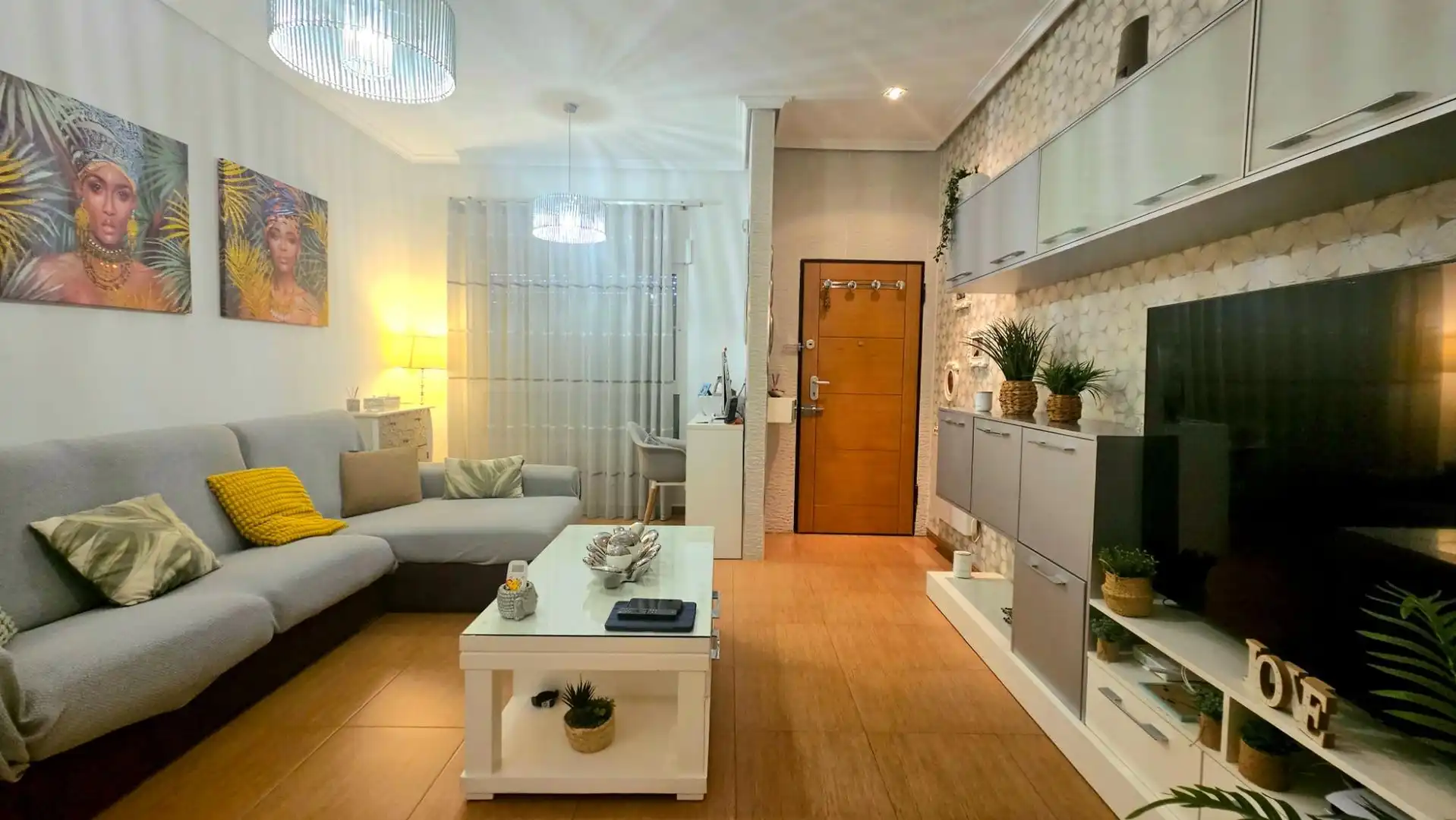 Sala d'estar de Casa adosada en venda en Cartagena amb Aire condicionat, Jardí privat i Terrassa
