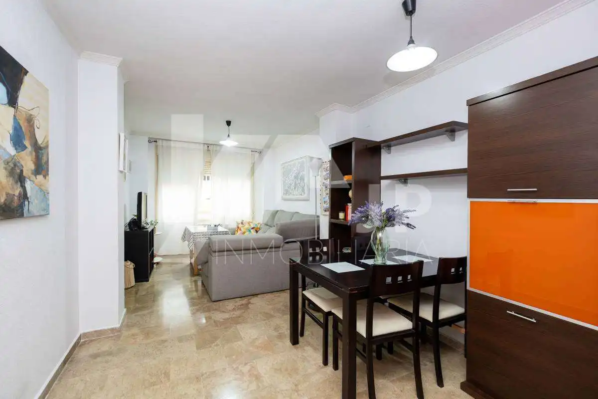 Piso con piscina en venta en Calle Cádiar 10, imagen 4
