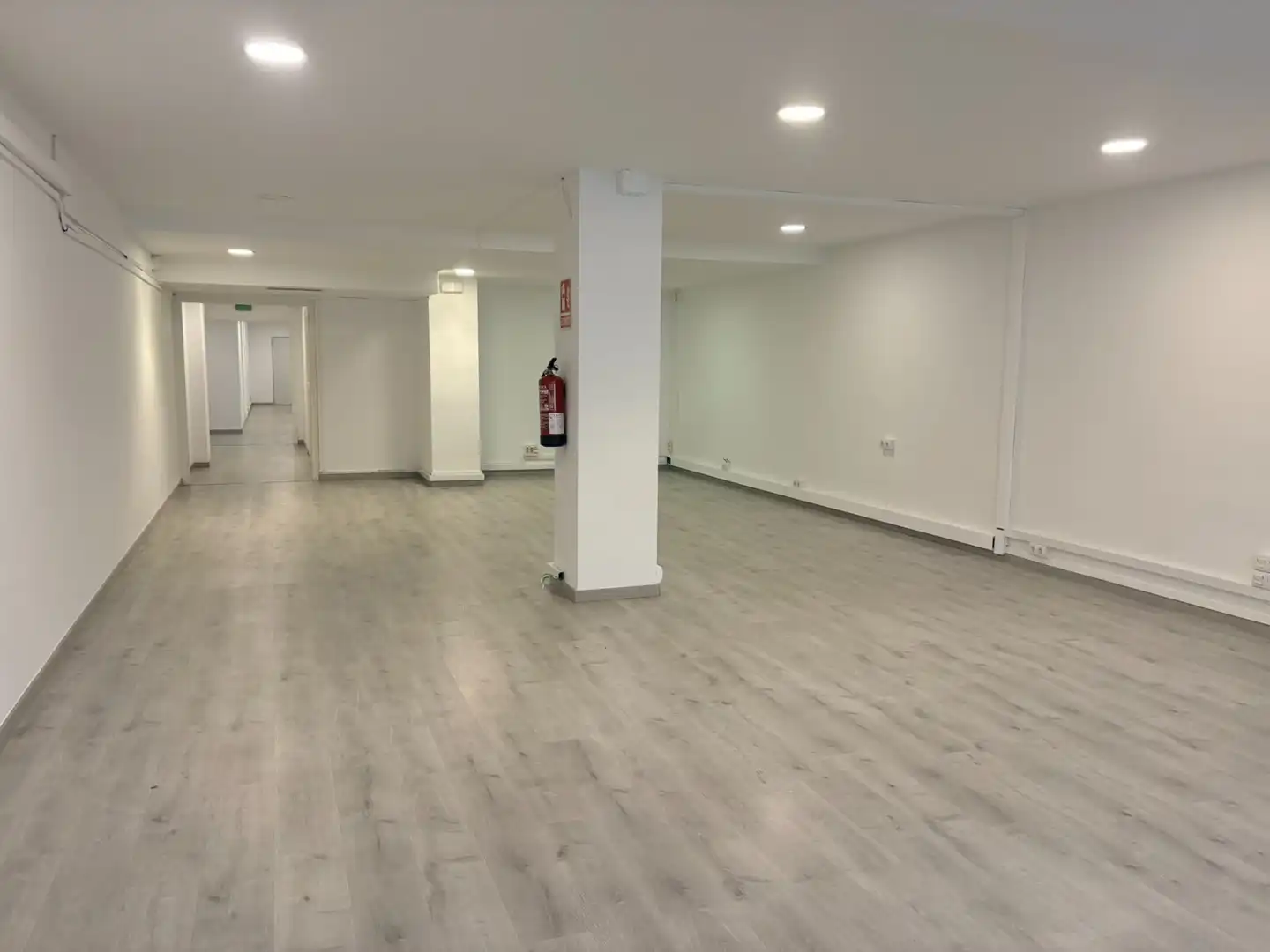 Office for rent in Barcelona  with Air Conditioner