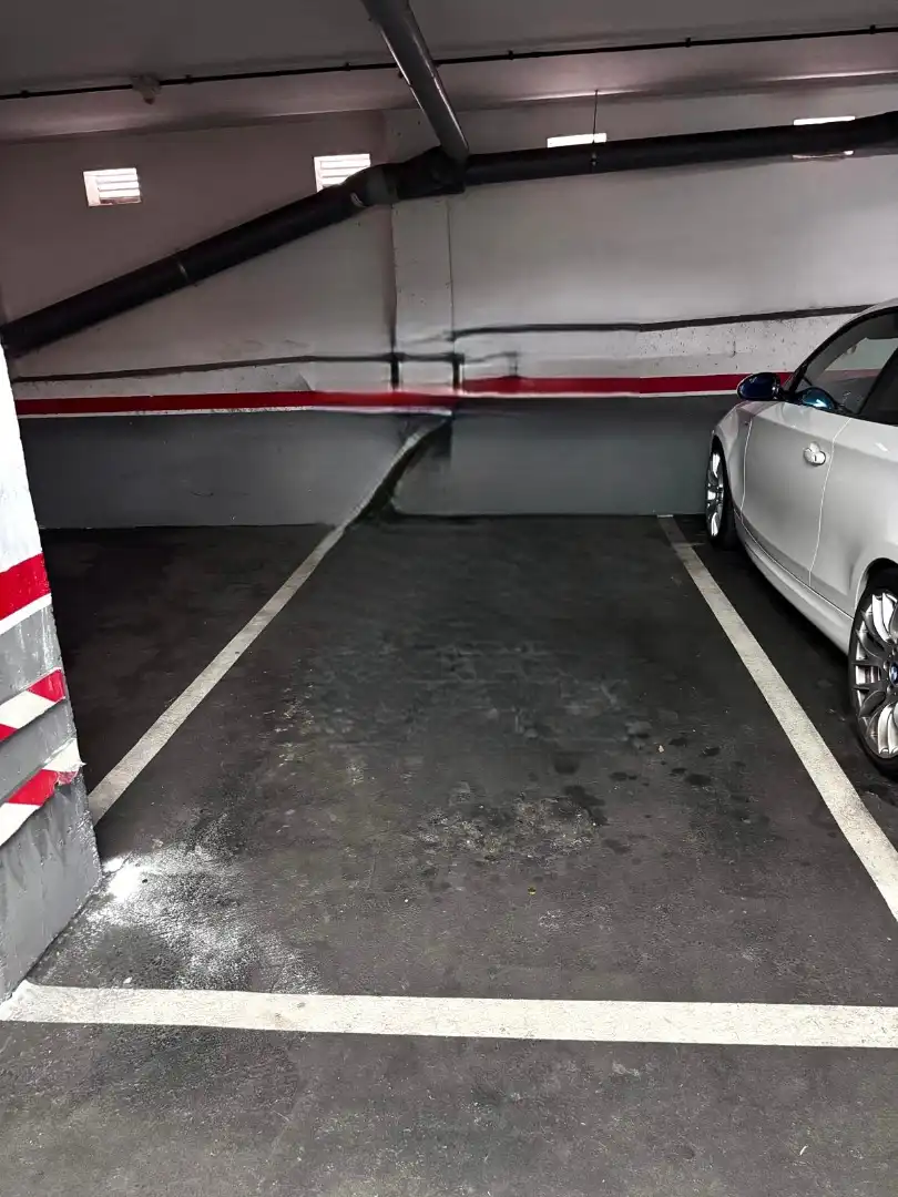 Parkplatz von Wohnungen zur Miete in Gijón  mit Heizung, Parkett und Abstellraum