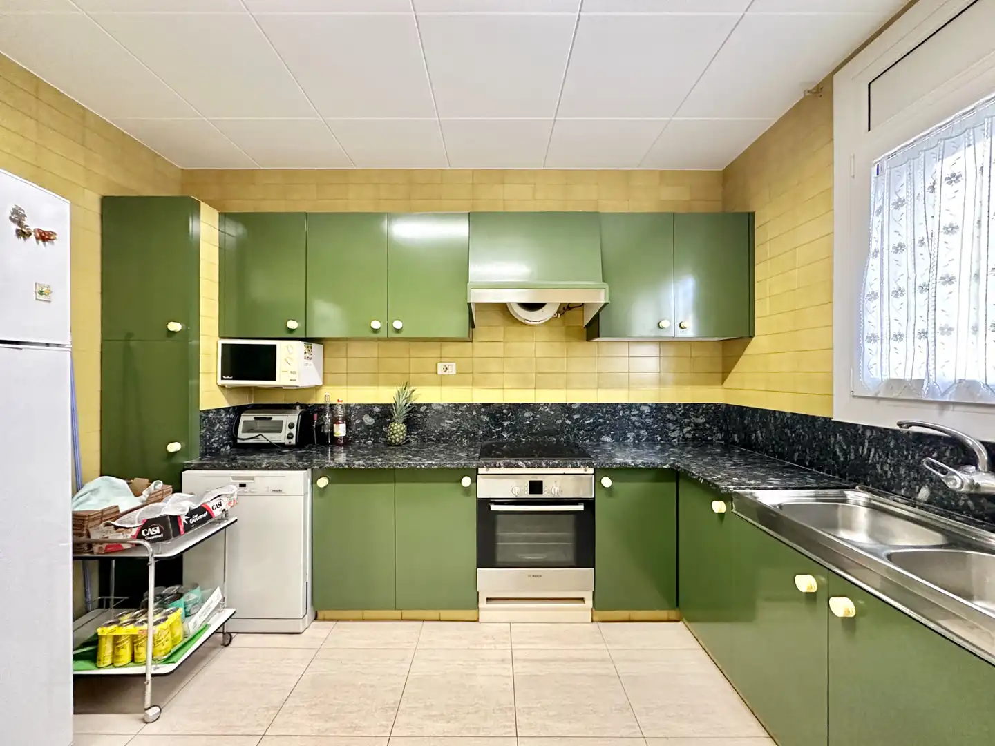 Cocina de Casa adosada en venta en Manlleu con Calefacción, Jardín privado y Trastero