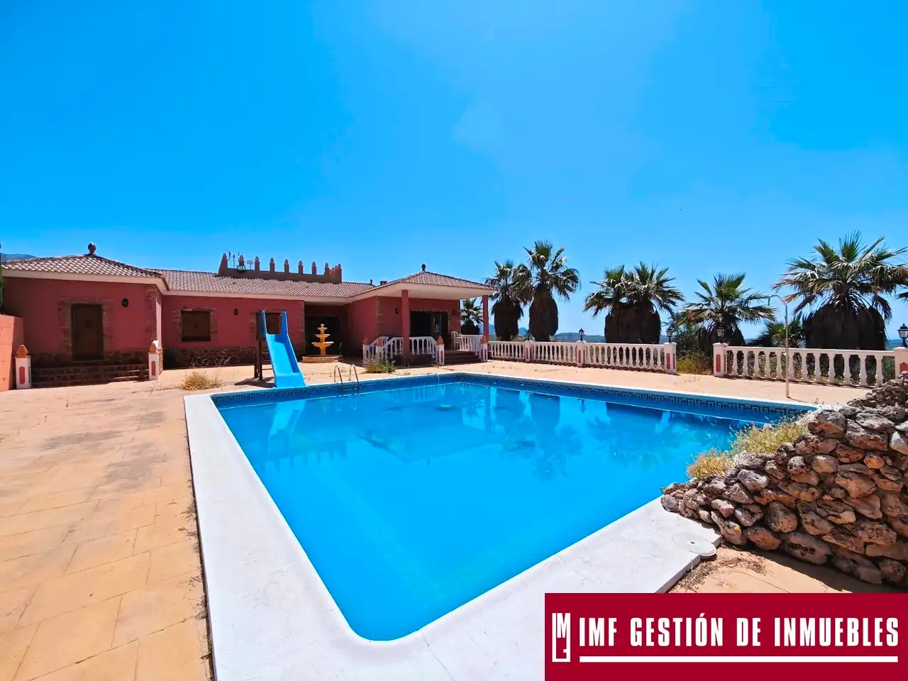 Piscina de Casa o xalet en venda en Canillas de Aceituno amb Terrassa, Piscina i Moblat