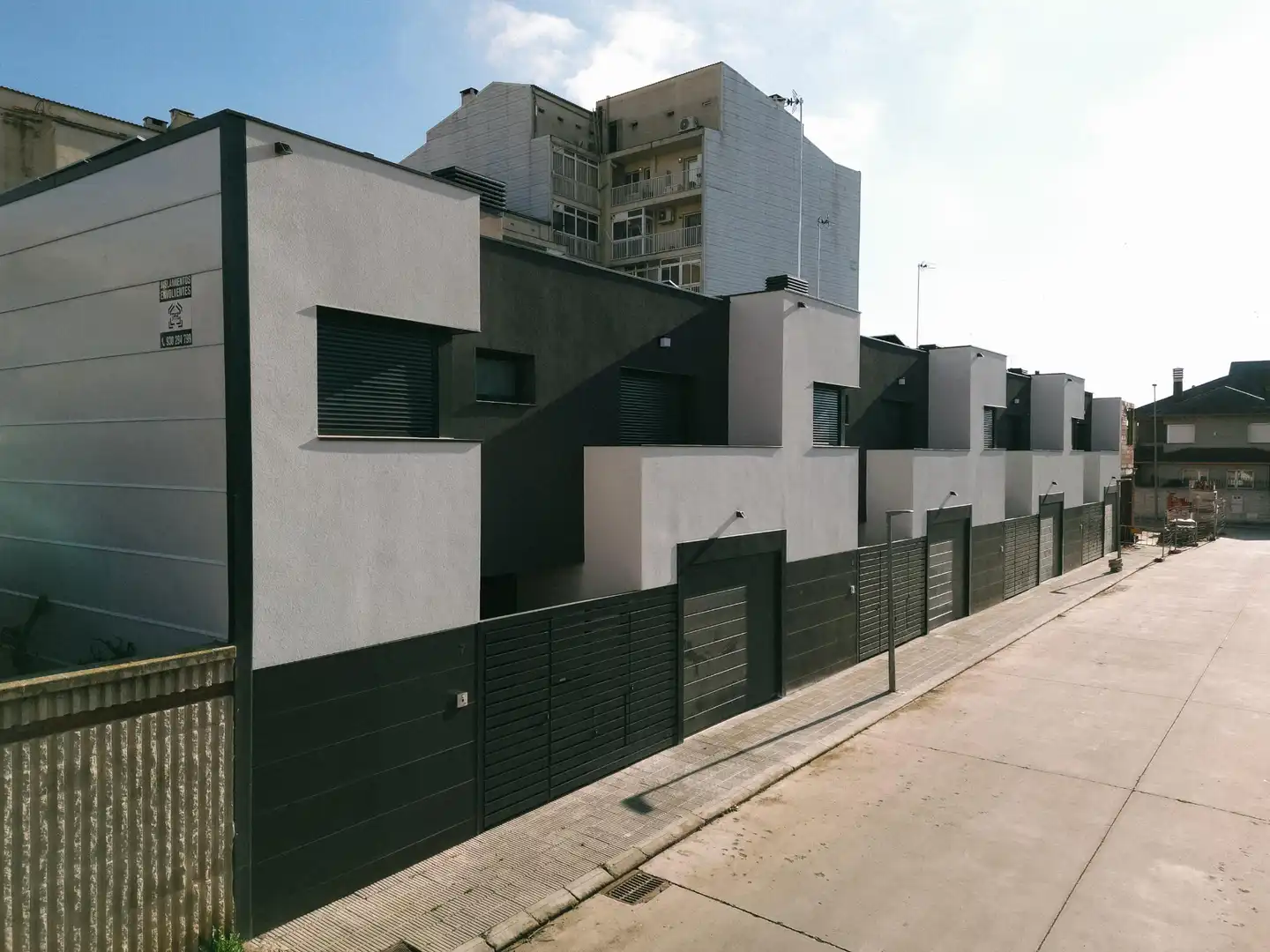 Vista exterior de Casa adosada en venda en Balaguer amb Aire condicionat, Calefacció i Jardí privat