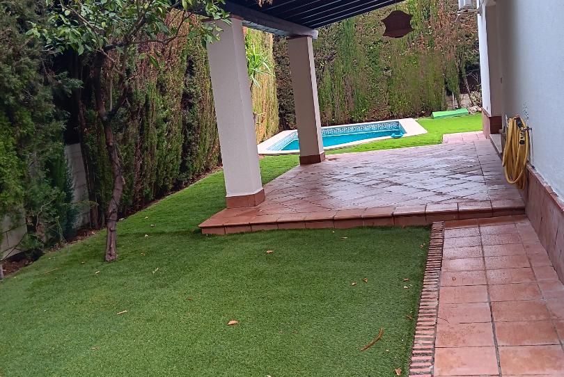 Foto 1 de Casa adosada de lloguer a Gelves, Sevilla