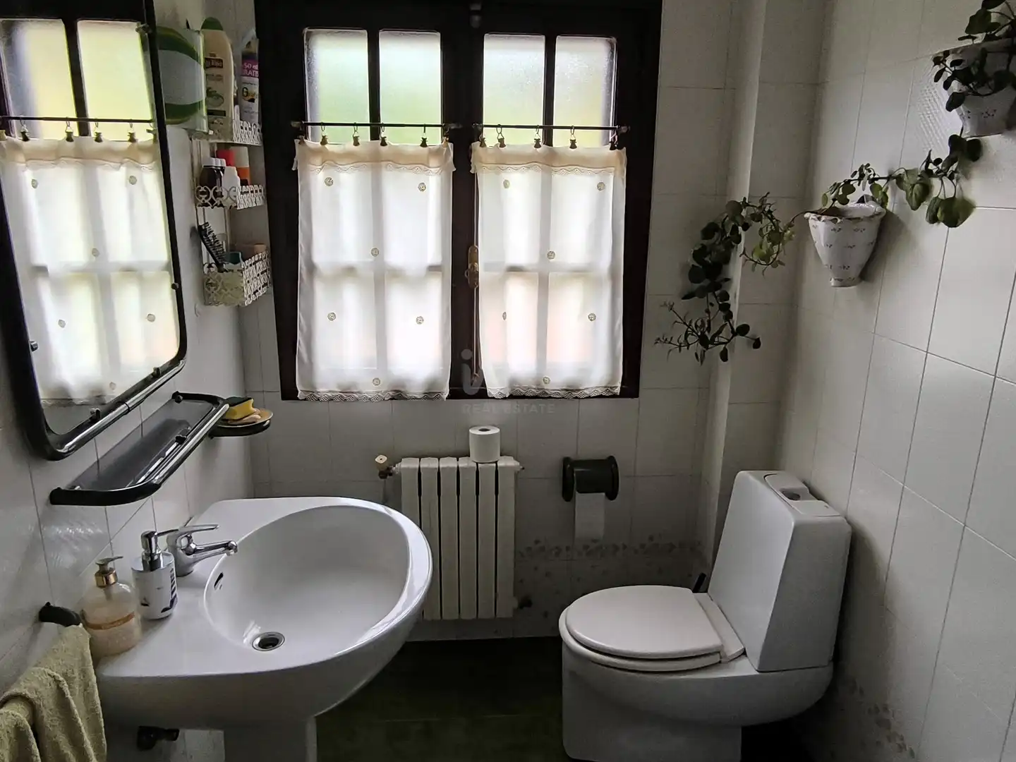 Baño de Casa o chalet en venta en Pontedeume con Calefacción, Terraza y Piscina