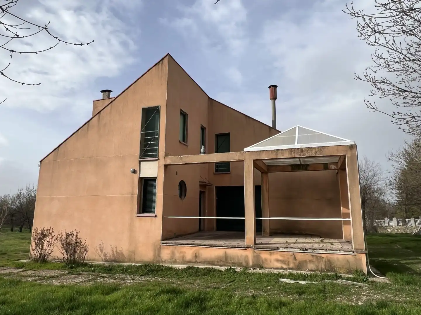 Vista exterior de Casa o chalet en venta en Torrecaballeros con Calefacción, Jardín privado y Piscina