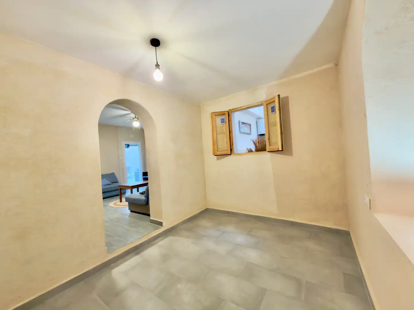 Ground floor for sale in Bornos  with Air Conditioner, Private garden and Furnished