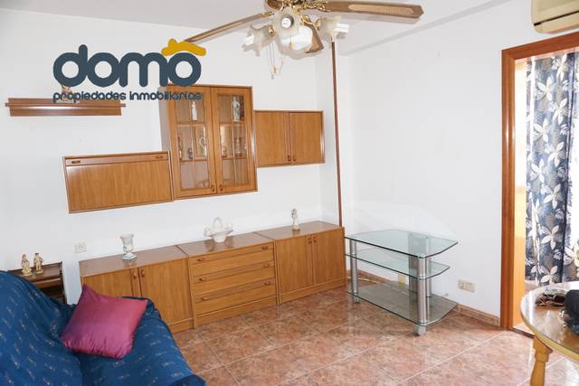 Piso en Venta en Calle Granada, 131 en Los Ángeles - Cruz de Caravaca